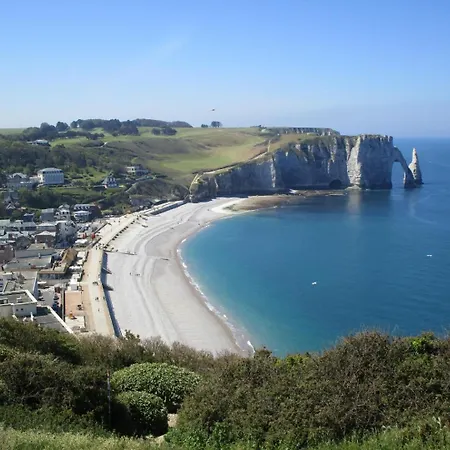 G9213 * Étretat